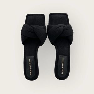 Good American Terry Kickstand Slides in a Size 9 Black New In Box